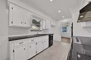 9411 Roos Rd, Houston, TX 77036 - Photo 19