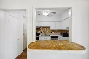 2100 Tanglewilde St, Houston, TX 77063 - Photo 5