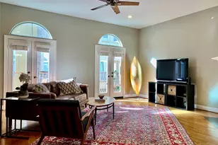 542 Bomar St, Houston, TX 77006 - Photo 5