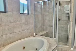 542 Bomar St, Houston, TX 77006 - Photo 17