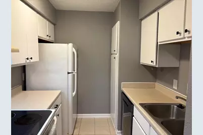 1900 Bay Area Boulevard #175, Houston, TX 77058 - Photo 9