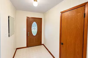 107 Franklin St, Weimar, TX 78962 - Photo 3