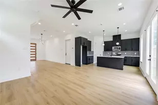9007 Noel St, Houston, TX 77033 - Photo 33