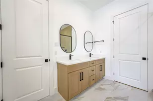 9007 Noel St, Houston, TX 77033 - Photo 21