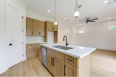 9007 Noel Street #A/B, Houston, TX 77033 - Photo 15