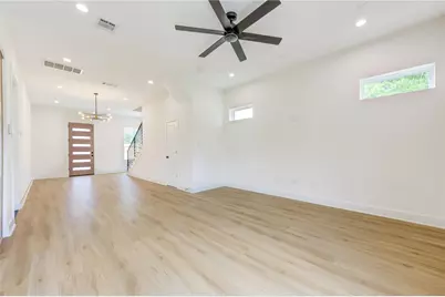 9007 Noel Street #A/B, Houston, TX 77033 - Photo 9