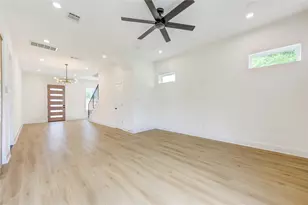 9007 Noel St, Houston, TX 77033 - Photo 9