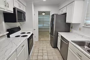 2715 Ashington Dr, Houston, TX 77067 - Photo 7