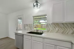 2811 Packard Elm St, Houston, TX 77038 - Photo 13
