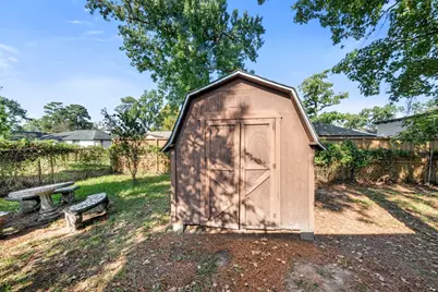 9627 Glenwood Forest Drive, Houston, TX 77078 - Photo 21