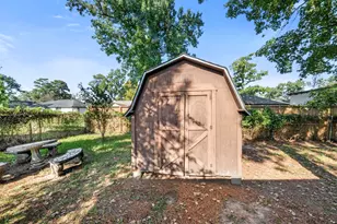 9627 Glenwood Forest Dr, Houston, TX 77078 - Photo 21