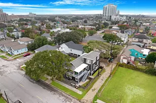 910 9th St, Galveston, TX 77550 - Photo 45