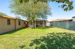 8606 Guinevere St, Houston, TX 77029 - Photo 33