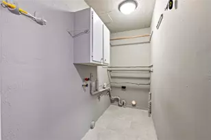 8606 Guinevere St, Houston, TX 77029 - Photo 21