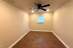 307 Sue St, Houston, TX 77009 - Photo 13