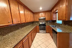 307 Sue St, Houston, TX 77009 - Photo 9