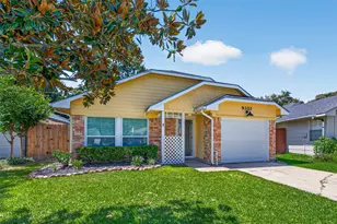 9303 Autumn Harvest Dr, Houston, TX 77064 - Photo 3