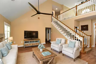 1810 Pebble Hill Court, Sugar Land, TX 77478 - Photo 5