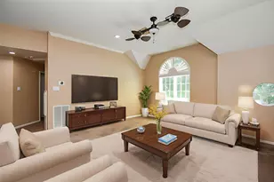 1810 Pebble Hill Ct, Sugar Land, TX 77478 - Photo 11