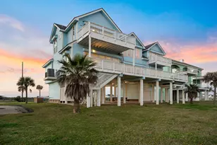 19023 Kahala Dr E, Galveston, TX 77554 - Photo 37
