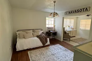 1104 Sycamore St, Navasota, TX 77868 - Photo 7