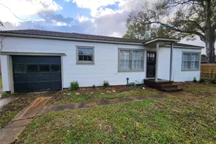 1104 Sycamore St, Navasota, TX 77868 - Photo 3