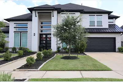 9911 Regal Bend Drive, Missouri City, TX 77459 - Photo 1