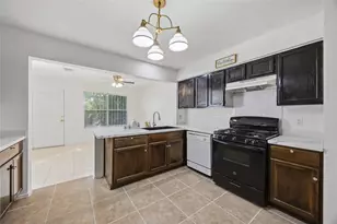 9219 Belle Glen Dr, Houston, TX 77099 - Photo 13