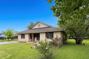 1905 Yellowstone St, Freeport, TX 77541 - Photo 3