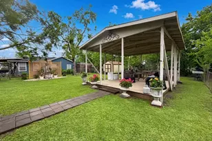 1905 Yellowstone St, Freeport, TX 77541 - Photo 9