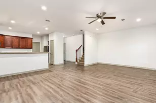 918 Shady Ln, Conroe, TX 77301 - Photo 11
