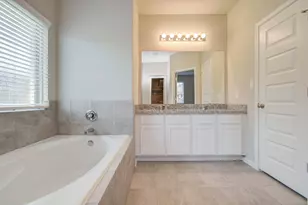 8438 Quiet Bay Dr, Baytown, TX 77523 - Photo 23