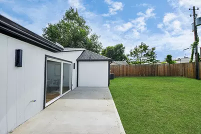 6249 Locke Lane, Houston, TX 77057 - Photo 9