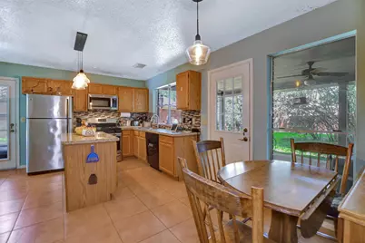 123 W Trillium Court, The Woodlands, TX 77381 - Photo 11