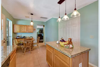 123 W Trillium Court, The Woodlands, TX 77381 - Photo 17