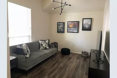 31 W Spindle Tree Circle, The Woodlands, TX 77382 - Photo 3