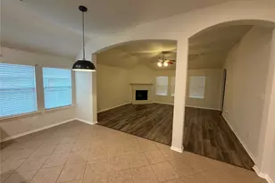 31 W Spindle Tree Cir, The Woodlands, TX 77382 - Photo 29