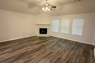 31 W Spindle Tree Cir, The Woodlands, TX 77382 - Photo 27