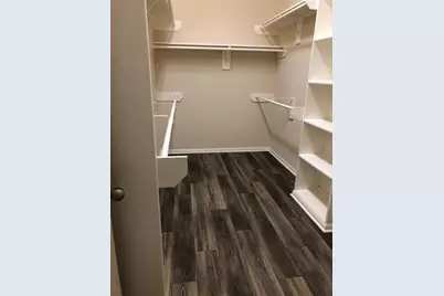 31 W Spindle Tree Circle, The Woodlands, TX 77382 - Photo 11