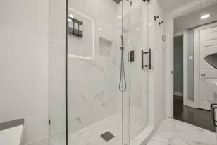 1919 W McKinney St, Houston, TX 77019 - Photo 25