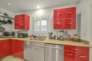 1919 W McKinney St, Houston, TX 77019 - Photo 9