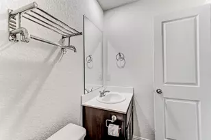 7925 Way St, Houston, TX 77028 - Photo 17