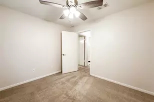 33 N Rain Forest Ct, The Woodlands, TX 77380 - Photo 15
