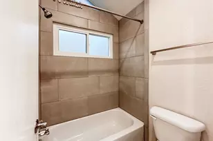 33 N Rain Forest Ct, The Woodlands, TX 77380 - Photo 25