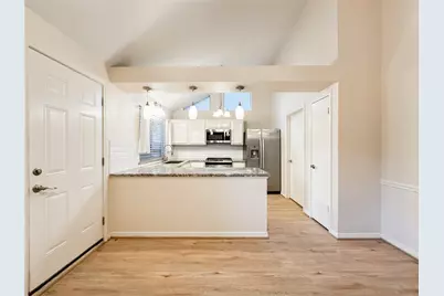 33 N Rain Forest Court, The Woodlands, TX 77380 - Photo 5