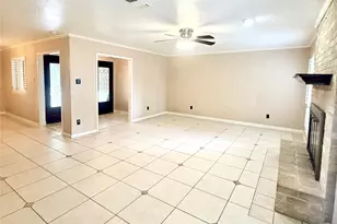 14906 Brookpoint Dr, Houston, TX 77062 - Photo 5