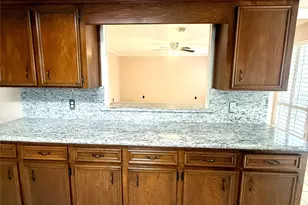 14906 Brookpoint Dr, Houston, TX 77062 - Photo 9