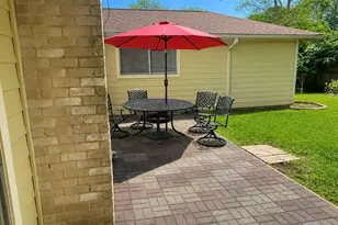 14906 Brookpoint Dr, Houston, TX 77062 - Photo 25
