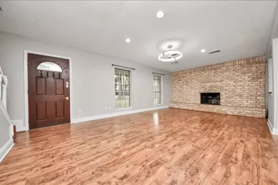 2015 E Lacey Oak Cir, The Woodlands, TX 77380 - Photo 9