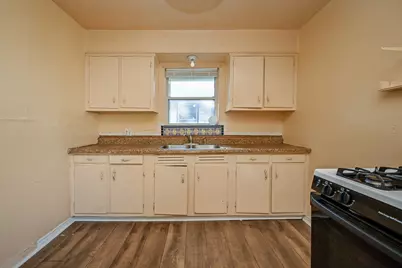 10302 Woodwind Drive, Houston, TX 77025 - Photo 9